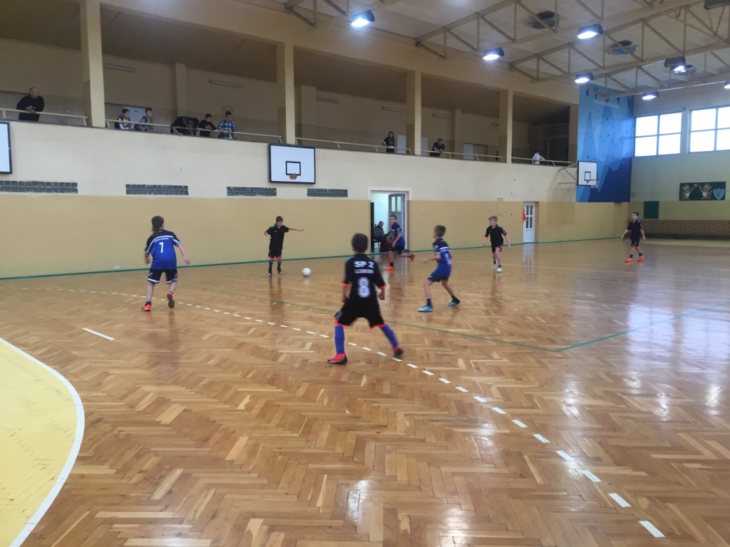 Fina� rejonu w halowej pi�ce no�nej